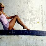 Pic of Non Nude with Hot Cameltoe