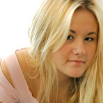 Pic of Sporty Cutie Blonde Girl Ashley