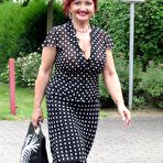 Pic of LegsWorld.de - Lady Barbara in foot fetish action