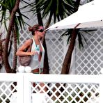 Pic of Gisele Bundchen Upskirt And Sexy Posing Pics @ Free Celebrity Movie Archive