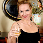 Pic of Mature Pictures Featuring 31 Year Old Samantha Rae From AllOver30