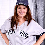 Pic of AllOver30.com - Introducing 42 year old Alex