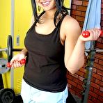 Pic of Chubby Loving - Young Plumper Teasing In Gym