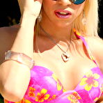 Pic of Slender tranny shows off her tight body