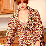 Pic of AllOver30.com - Introducing 32 year old Amber D