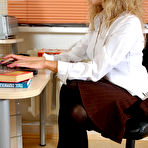 Pic of LadiesKissLadies :: Ellen&Nora tender lesbian kiss