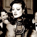 Pic of Shalom Harlow
