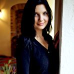 Pic of Cute Babe Shows Sexy Ass