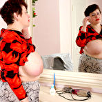 Pic of BoysLoveMatures :: Leonora&Mike fucking older beautie