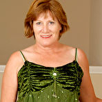 Pic of AllOver30.com - Introducing 47 year old Samantha L