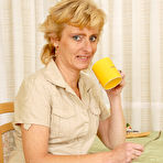 Pic of Mature Pictures Featuring 46 Year Old Leny From AllOver30