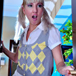 Pic of KissMatures :: Viola&Madeleine older and younger lesbians