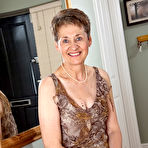 Pic of AllOver30.com - Introducing 60 year old Dee