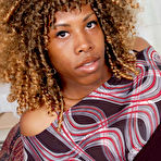 Pic of Black tranny babe sucks on banana