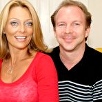 Pic of Муж извращенец >> порно фото на ШпилиВили