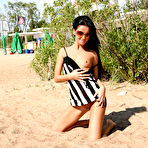 Pic of CutiesFlashing - free flashing/public photo galleries