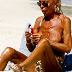 Pic of Донатела Версаче жутко худая! >> порно фото на ШпилиВили