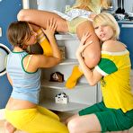 Pic of Детские шалости >> порно фото на ШпилиВили