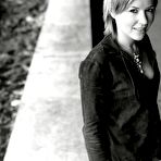 Pic of French singer Dido non nude posing photoshoot