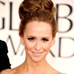 Pic of Jennifer Love Hewitt posing at 68th Annual Golden Globe Awards 2011
