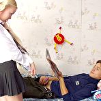 Pic of Умелая школьница >> порно фото на ШпилиВили