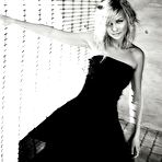 Pic of Kirsten Dunst non nude posing photoshoots