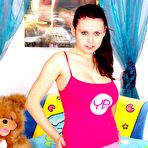 Pic of Young Busty: Mona - Age: 18 - Cupsize: DD