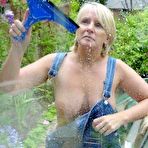 Pic of Outdoor Mature - Hot Daily Updates!