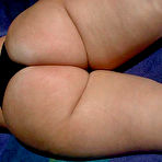 Pic of white & black asses