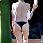 Pic of Stephanie Seymour sexy in dark bikini candids