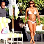Pic of Melanie Brown pregnant in bikini ok the beach