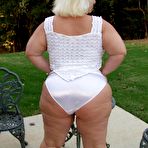 Pic of hugo asses