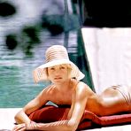 Pic of Celebrity Cameron Diaz Topless And Bikini Pictures @ Free Celebrity Movie Archive