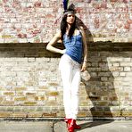 Pic of Juliette Lewis non nude posing photosets