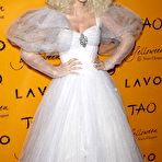 Pic of AnnaLynne McCord hosts Yelloween party