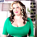 Pic of XLGirls.com - Marilyn White - Endless Curves
