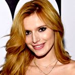 Pic of Bella Thorne cleavage in green dress