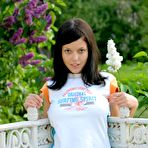 Pic of Molly - Street Flashing :: Sweet T and A