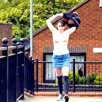 Pic of Amateur Naked In Public - Flexible Flasher Indigo