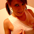 Pic of Kream In The Bathtub