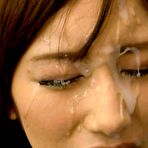 Pic of Japanese AV Model is down on the floor with :: BukkakeNow.com