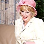 Pic of Classy mum from london going naughty