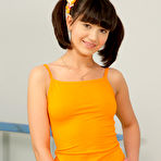 Pic of Ninfeta de 18 Anos Dando a Xoxota Apertadinha