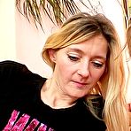 Pic of Older bi lesbo vulva licking and cock fake dong hump