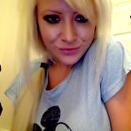 Pic of Monroe Lee shows off her ass in pink panties.