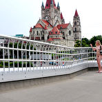 Pic of Nude-in-Public