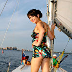 Pic of ePantyhoseLand :: Evgenia ready for pantyhose party