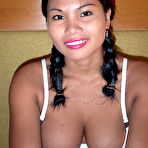 Pic of Filipina college chick has lovely thick brown ass