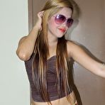 Pic of Asian bargirl\'s shaved twat very tight for white dick