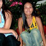 Pic of Thai girlfriends in sexy threesome